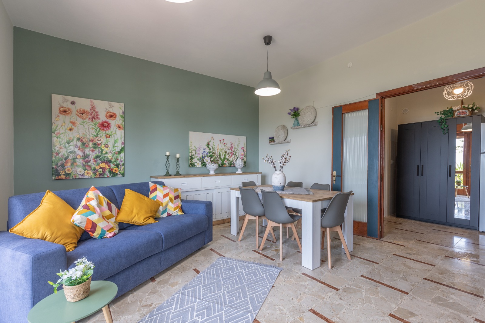 Soggiorno con divano